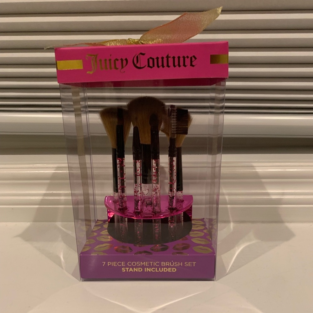 Juicy couture make up brushes